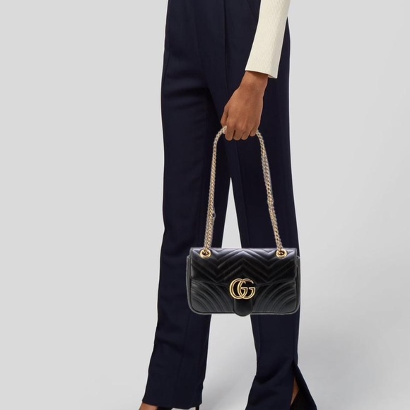 Authentic Gucci GG Marmont Medium Matelassé Shoulder Bag - Picture 3 of 14